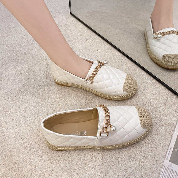 Дамски мокасини от еко кожа с равна подметка в два цвята