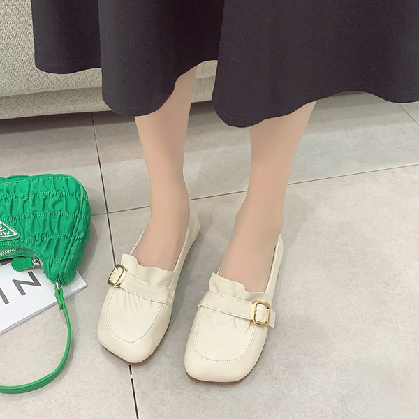 Дамски мокасини от еко кожа с катарама - равна подметка