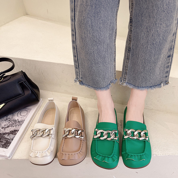 Mocasini de dama din piele cu lant metalic - talpa plata