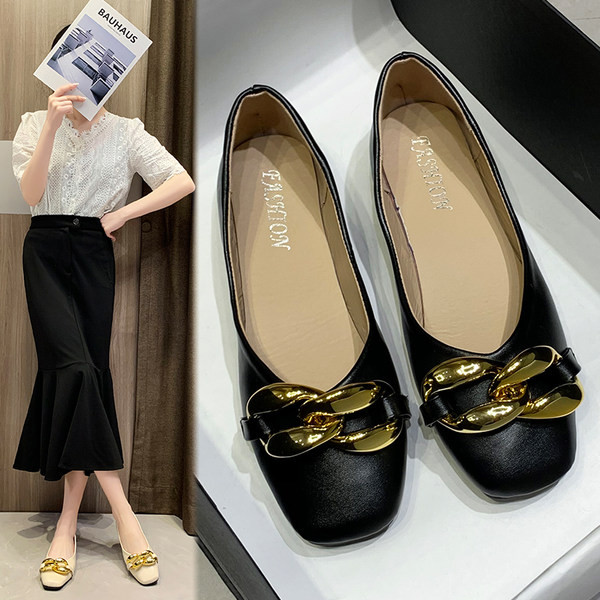 Заоблен модел дамски мокасини за жени с метална декорация