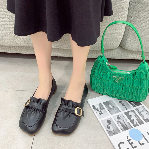 Дамски кожени мокасини с катарама