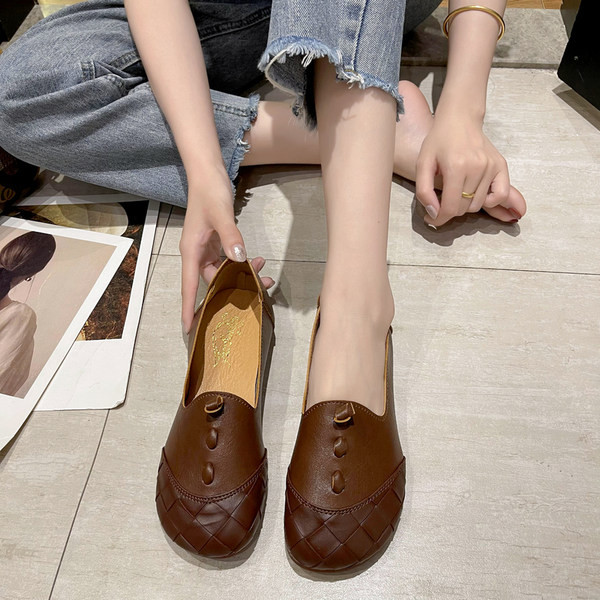 Γυναικεία μοκασίνια απλό μοντέλο - στρογγυλεμένα