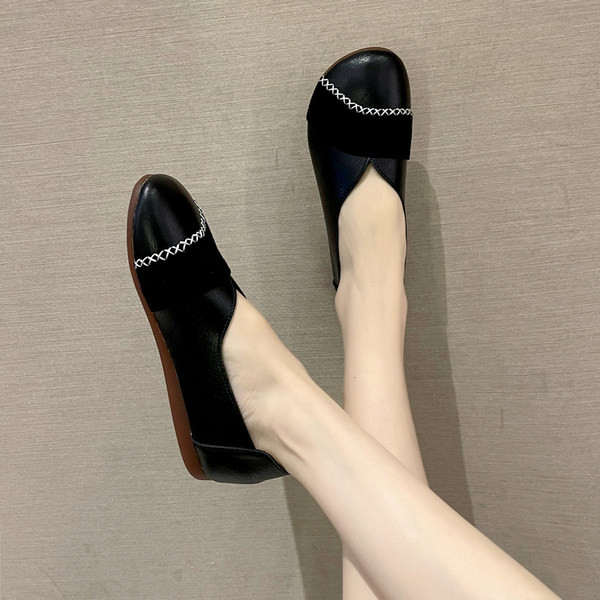 Γυναικεία μοκασίνια απλό μοντέλο - στρογγυλεμένα