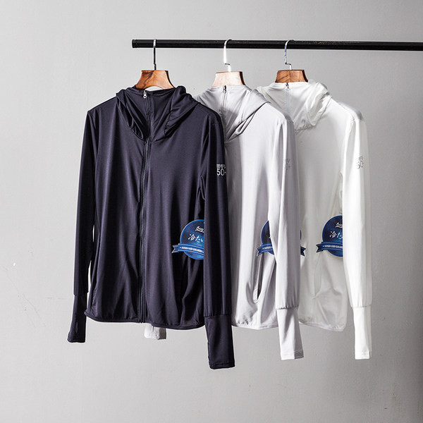 Мъжки суичър с козирка на качулката