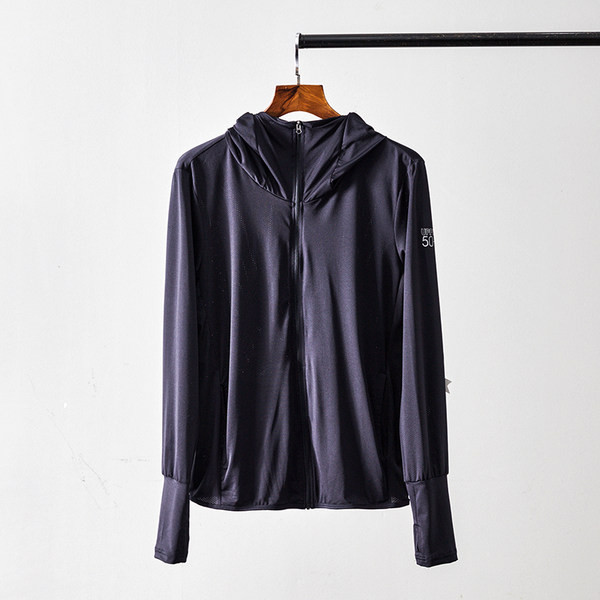 Мъжки суичър с козирка на качулката