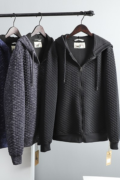 Sügisene meeste dressipluus luku ja kapuutsiga