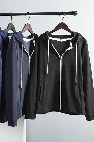 Taskute ja kapuutsiga vabaaja meeste dressipluus