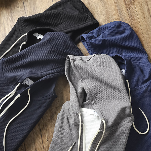 Taskute ja kapuutsiga vabaaja meeste dressipluus