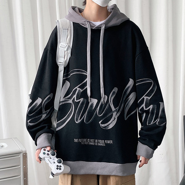 Meeste dressipluus kirjade ja kapuutsiga