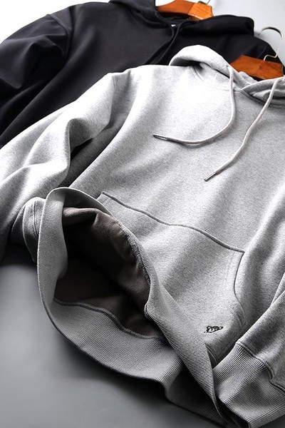 Hanorac barbatesc model uni cu buzunar