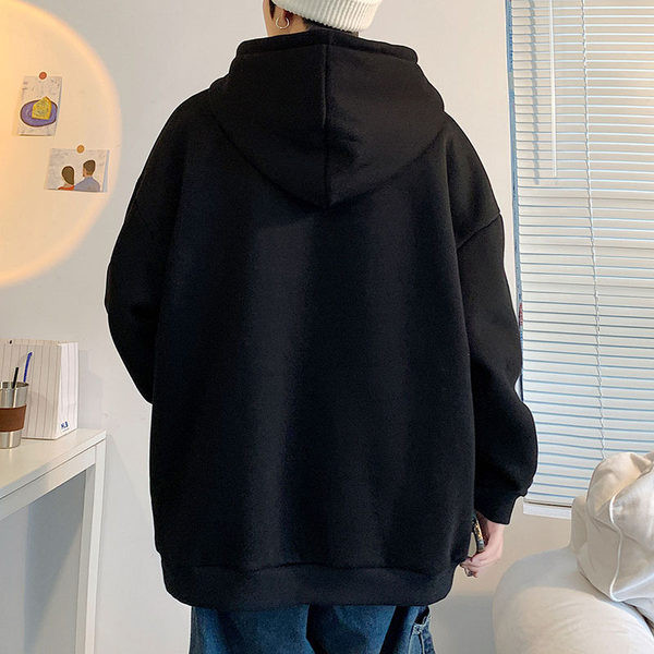 Hanorac pentru bărbați cu aplicații și glugă