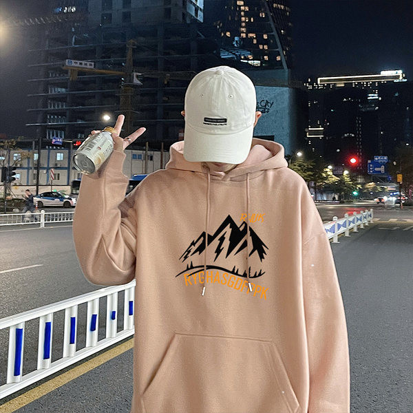 Aplikatsiooni ja kapuutsiga meeste dressipluus