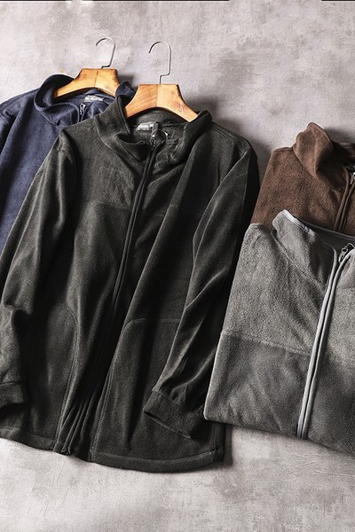 Hanorac barbatesc cu fermoar - model simplu