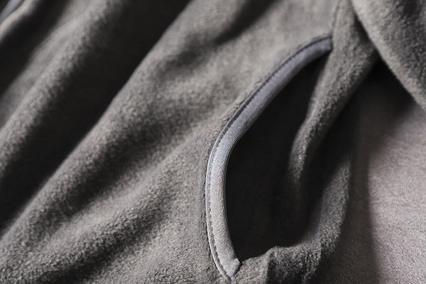 Hanorac barbatesc cu fermoar - model simplu