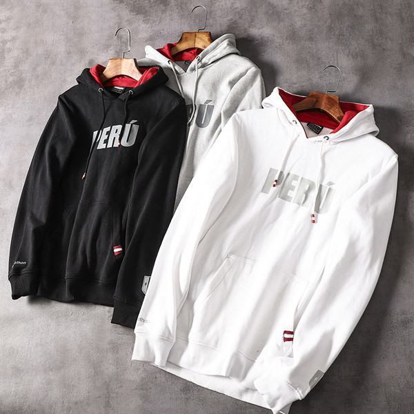 Sügisene aplikatsiooni ja kapuutsiga meeste dressipluus