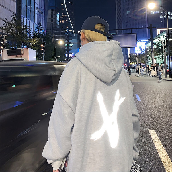 Meeste vabaaja kapuutsiga dressipluus - mitmes värvitoonis