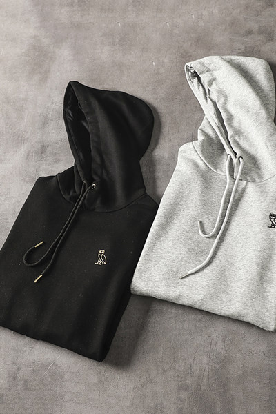 Hanorac barbatesc cu gluga si broderie