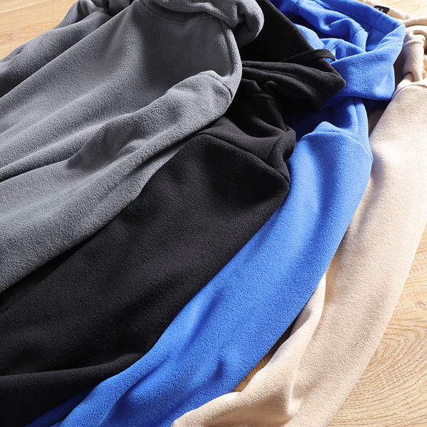 Hanorac pentru bărbați într-o singură culoare, cu glugă