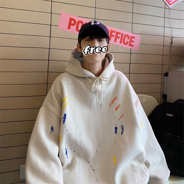 Hanorac barbatesc cu aplicatie si model lat cu gluga