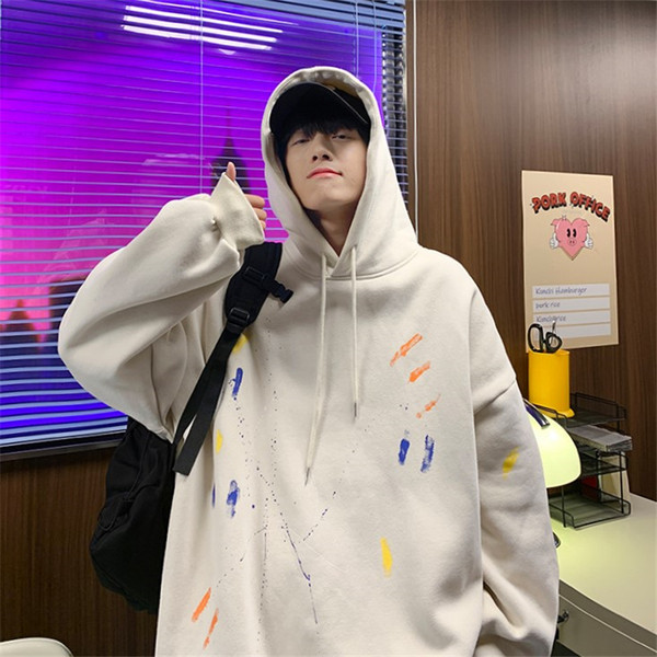 Hanorac barbatesc cu aplicatie si model lat cu gluga