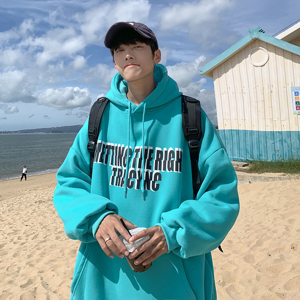 Мъжки широк суичър с надпис и качулка