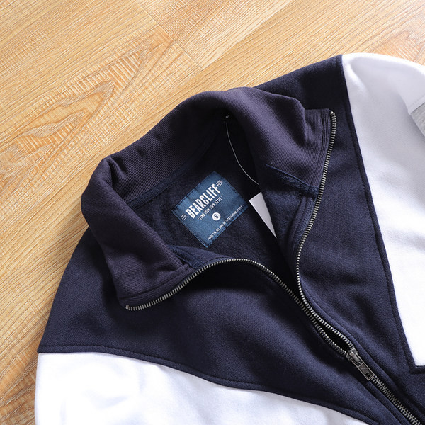 Hanorac pentru bărbați de culoare albastră și guler clasic