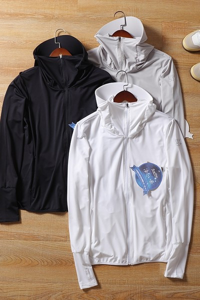 Kõrge kaelusega meeste sportlik dressipluus