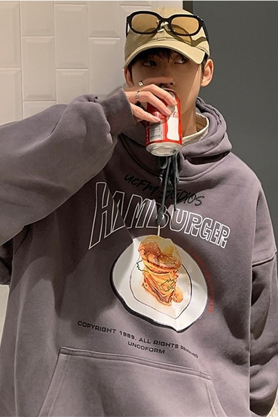 Hanorac barbatesc cu buzunar si imprimeu