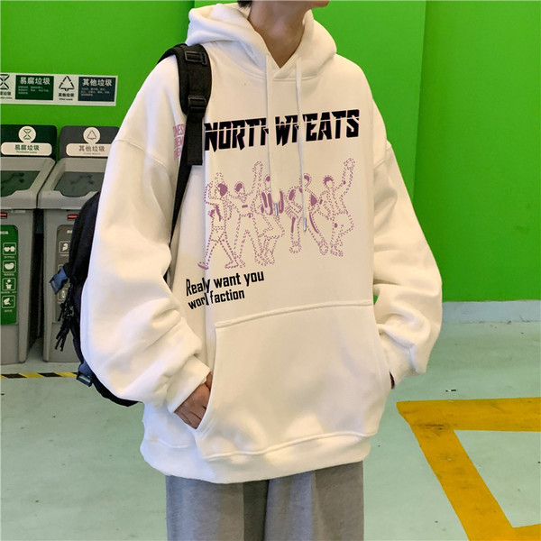 Meeste lai kapuutsi ja kirjadega dressipluus