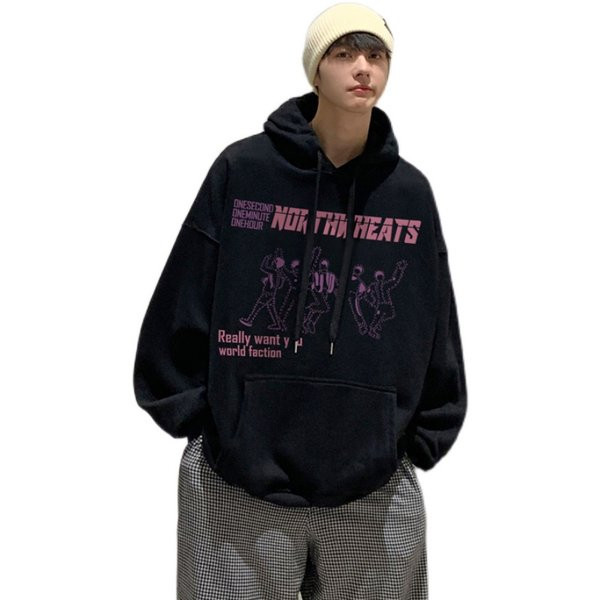 Meeste lai kapuutsi ja kirjadega dressipluus