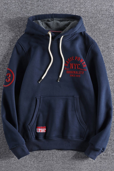 Meeste igapäevane kapuutsi ja aplikatsiooniga dressipluus