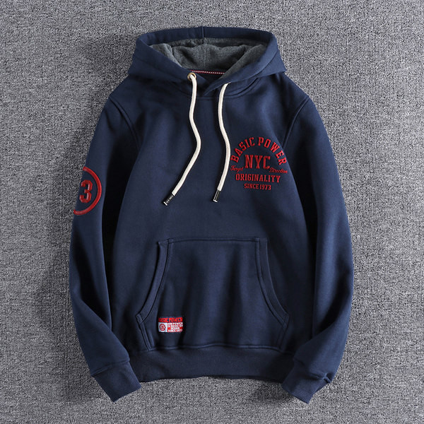 Meeste igapäevane kapuutsi ja aplikatsiooniga dressipluus