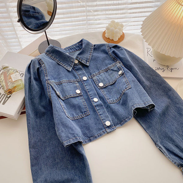 Naiste taskute ja nööpidega teksajakk - lai mudel