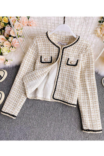 Naiste mantel ovaalse kaelusega