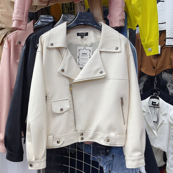 Öko bőrből készült őszi női kabát zsebekkel