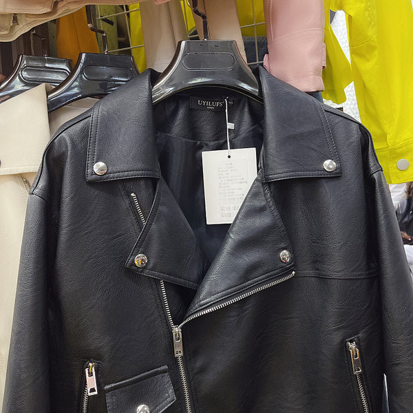 Öko bőrből készült őszi női kabát zsebekkel