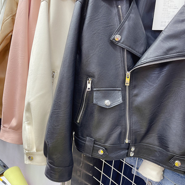 Öko bőrből készült őszi női kabát zsebekkel