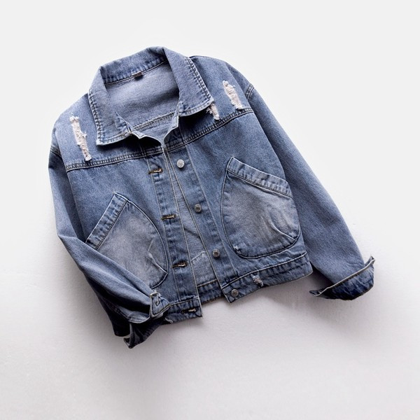 Női farmerdzseki zsebekkel - szakadt motívum