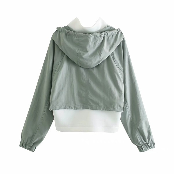 Αθλητικό και casual μπουφάν με φερμουάρ και κουκούλα