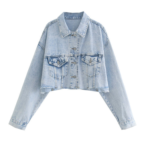 Rövid farmer dzseki gombokkal és zsebekkel