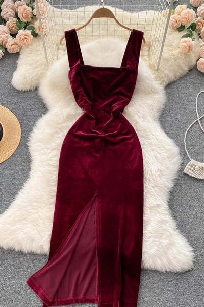 Modern női bársonyruha szögletes nyakkivágással