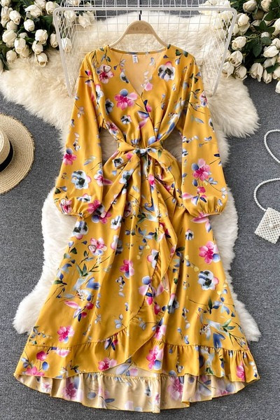 Virágmintás, hosszú ujjú női ruha