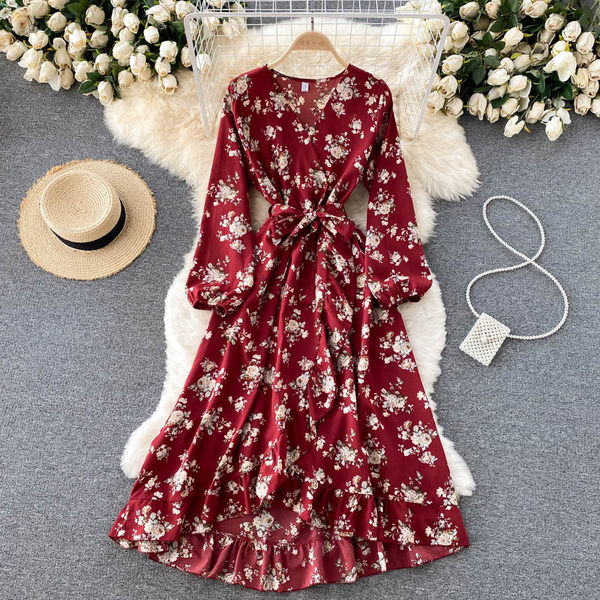 Virágmintás, hosszú ujjú női ruha