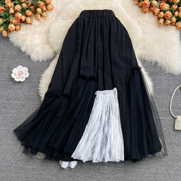 Női rakott szoknya csipkével és tülllel