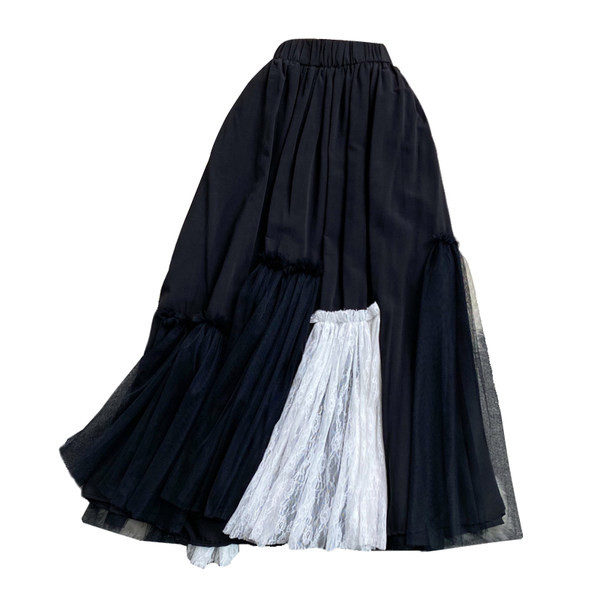 Női rakott szoknya csipkével és tülllel