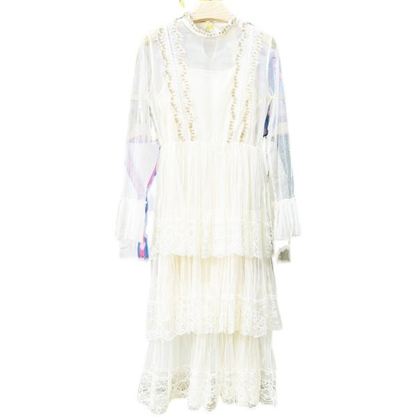 Modern női pecsétruha flitterekkel és hosszú ujjal