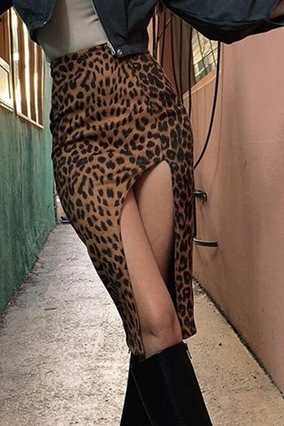 Testhezálló aszimmetrikus szoknya állatmintával