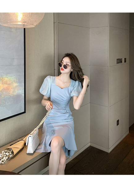 Új modell női ruha puffos ujjakkal, két színben