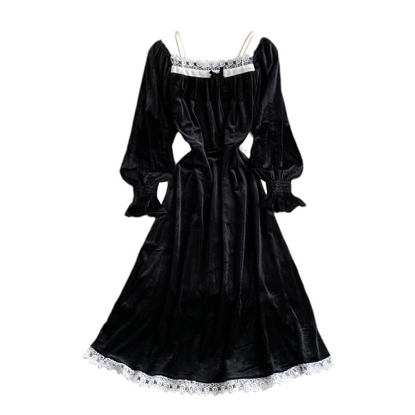 Női bársonyruha fekete színben, szögletes nyakkivágással