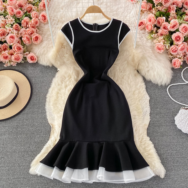 Rochie de dama neagra cu decolteu oval